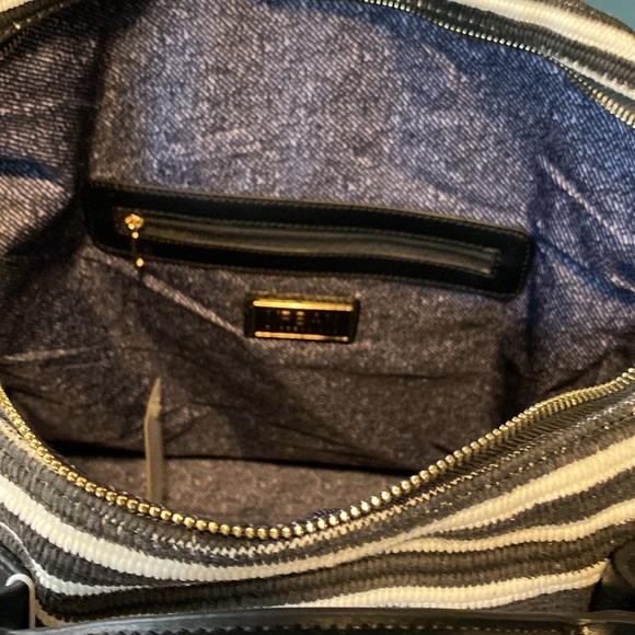 Urban Expressions Duffle Bag NWT - Picture 4 of 8